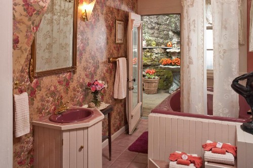 Cliff Cottage Inn - image 31