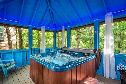 The Woods Cabins - image 28