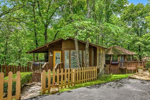 The Woods Cabins - image 3