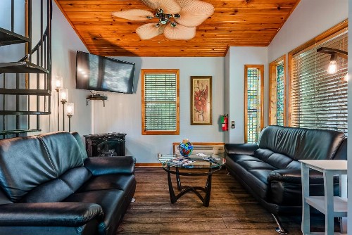 The Woods Cabins - image 37
