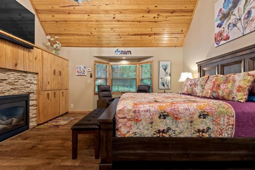 The Woods Cabins - image 49