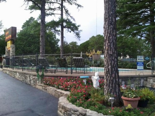 Country Mountain Inn - image 10
