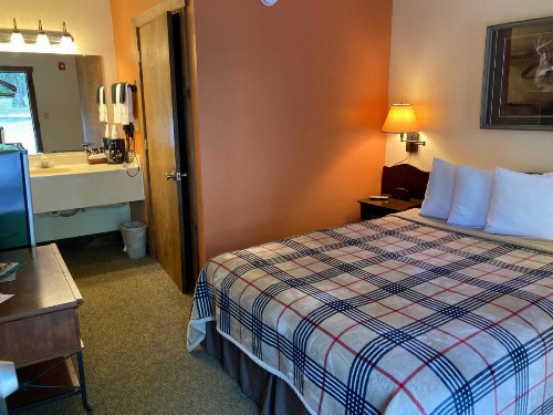 Country Mountain Inn - image 15