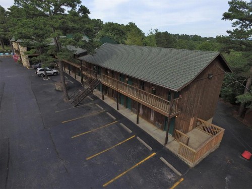 Country Mountain Inn - image 18