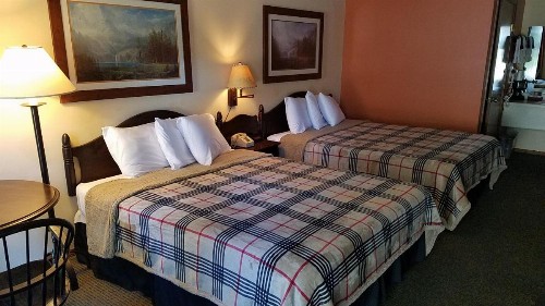 Country Mountain Inn - image 3