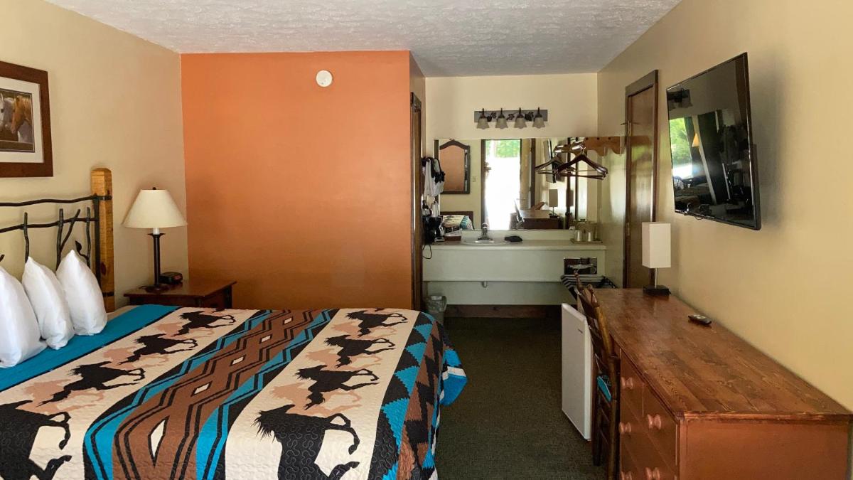 Country Mountain Inn - image 5
