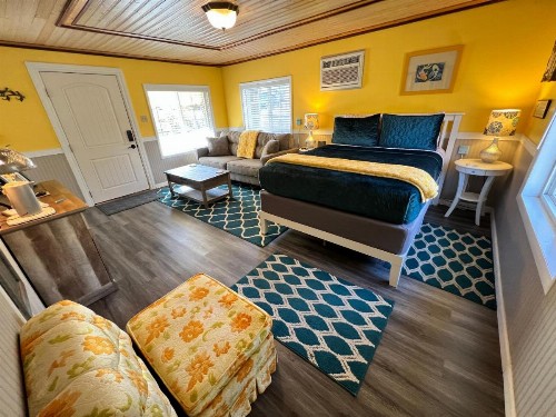Sherwood Court Cottages - image 17