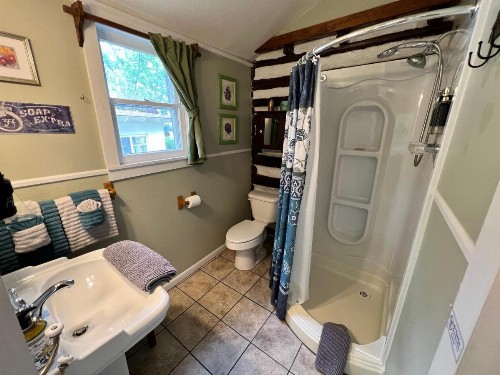 Sherwood Court Cottages - image 30