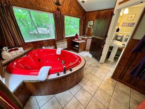 Sherwood Court Cottages - image 31