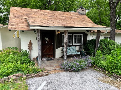 Sherwood Court Cottages - image 38