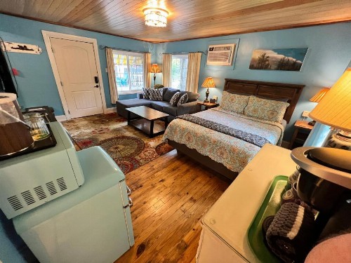 Sherwood Court Cottages - image 41