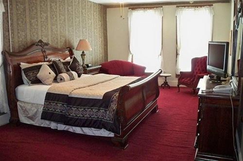 New Orleans Hotel Eureka Springs - image 21