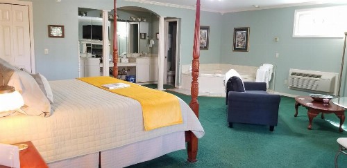 Evening Shade Inn - image 13