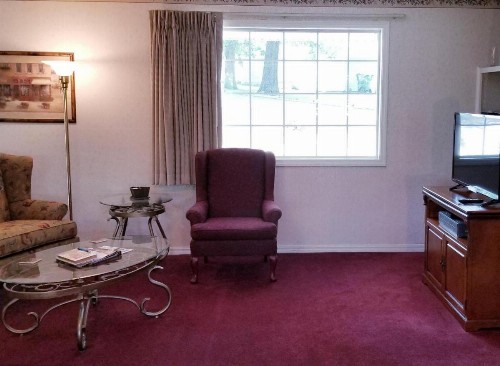 Evening Shade Inn - image 24
