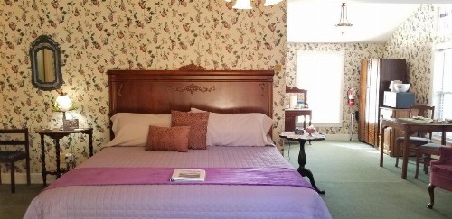Evening Shade Inn - image 26