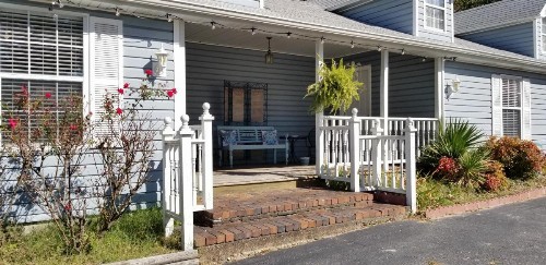 Evening Shade Inn - image 28