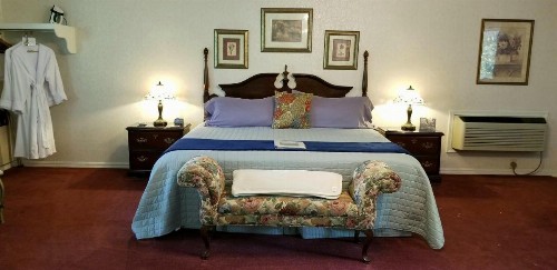Evening Shade Inn - image 4
