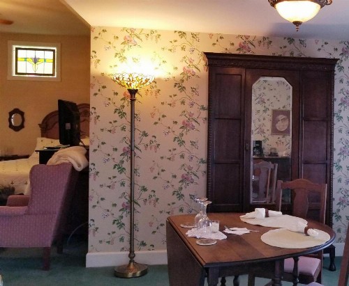 Evening Shade Inn - image 6