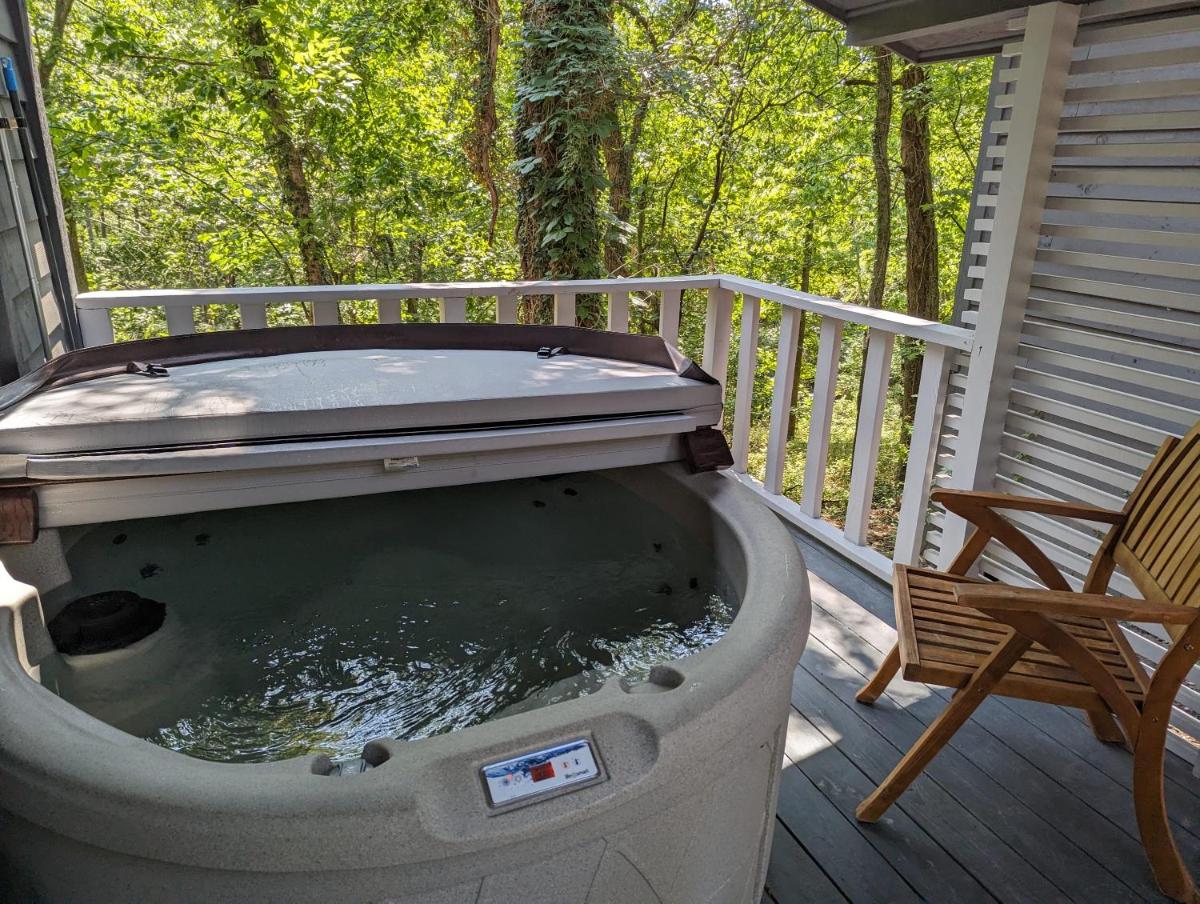 Loblolly Pines Adventure Cabin 3 - King - image 4