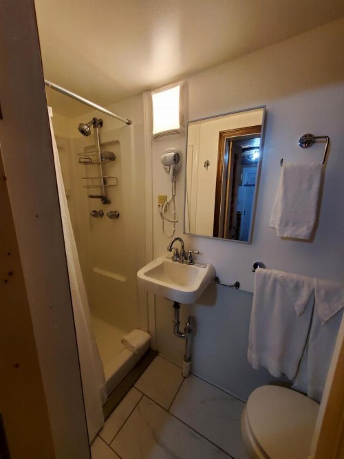 Log Cabin Inn - image 16