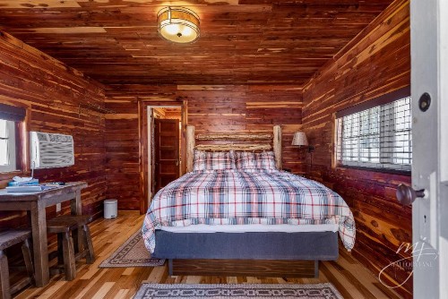 Log Cabin Inn - image 18