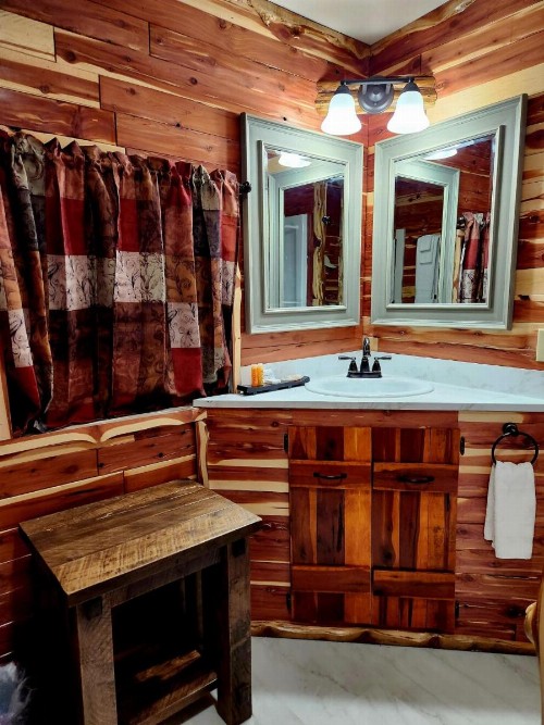 Log Cabin Inn - image 5