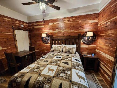 Log Cabin Inn - image 8