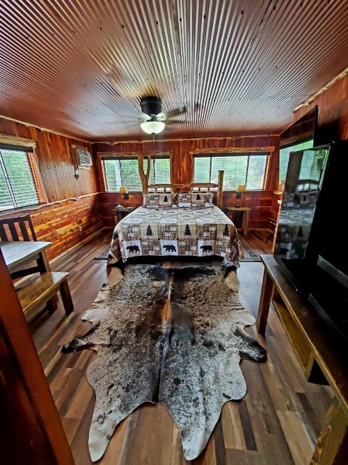 Log Cabin Inn - image 9