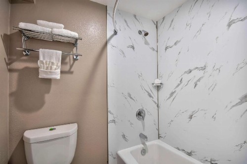 Americas Best Value Inn Eureka - image 12