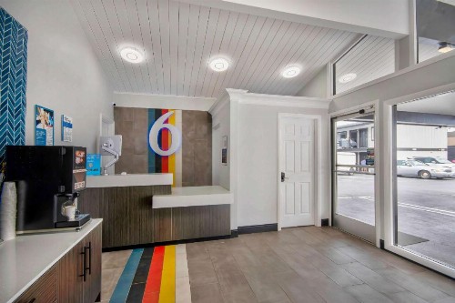 Americas Best Value Inn Eureka - image 19