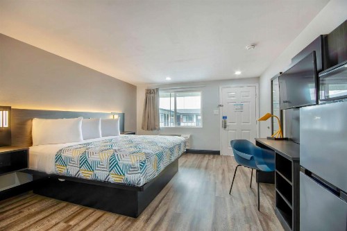 Americas Best Value Inn Eureka - image 6