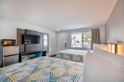 Americas Best Value Inn Eureka - image 8