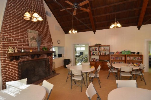 Southern Palms Park Model 4 - image 6