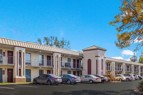 One life studio and suites - image 9