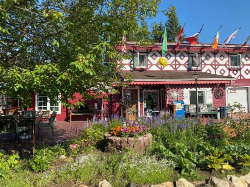 Billie's Backpackers Hostel - image 49