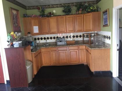 Budget Inn Fairfield - image 2