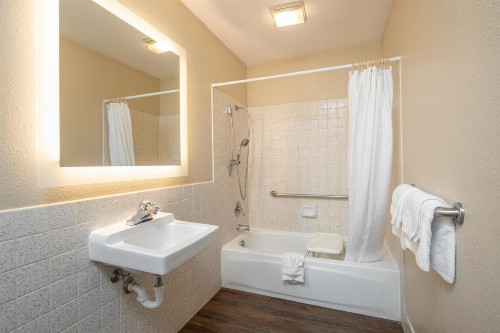 SureStay Hotel by Best Western Fairfield Napa Valley - image 3