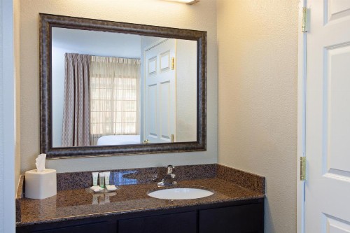 Staybridge Suites Fairfield Napa Valley Area an IHG Hotel - image 12
