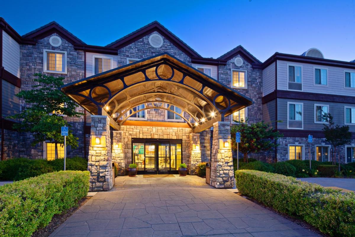 Staybridge Suites Fairfield Napa Valley Area an IHG Hotel - image 2