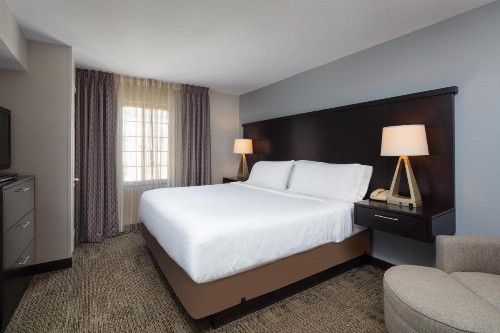 Staybridge Suites Fairfield Napa Valley Area an IHG Hotel - image 31