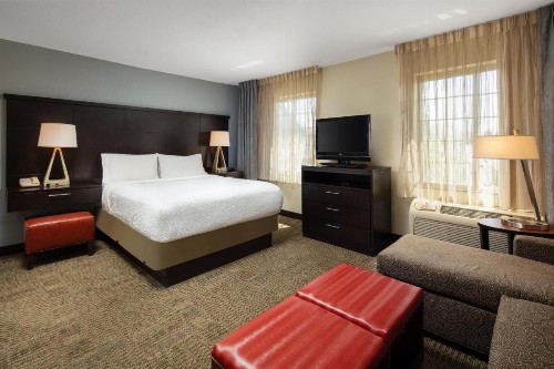 Staybridge Suites Fairfield Napa Valley Area an IHG Hotel - image 36