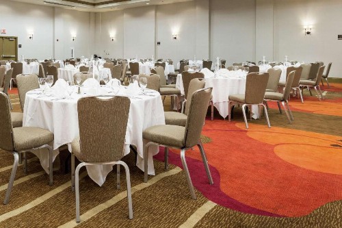 Hilton Garden Inn Fairfield - image 17