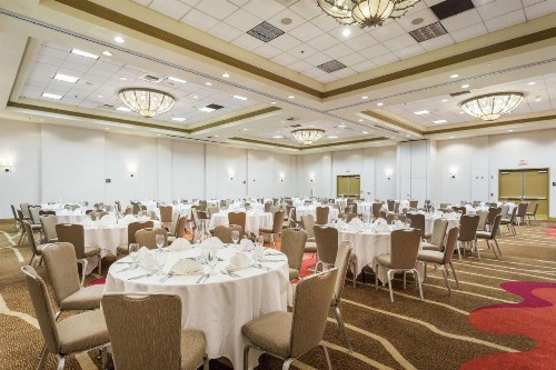 Hilton Garden Inn Fairfield - image 18