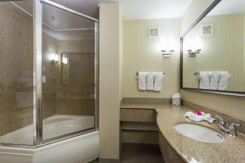 Hilton Garden Inn Fairfield - image 21