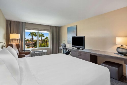Hilton Garden Inn Fairfield - image 40