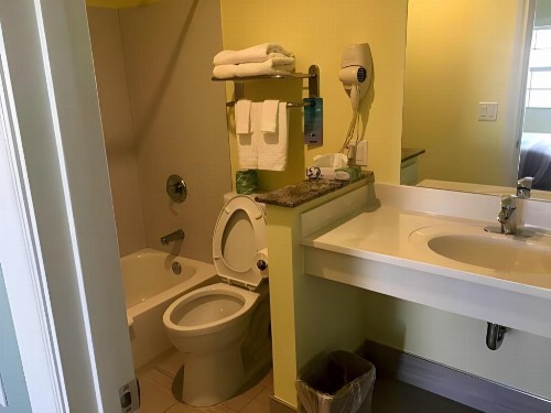 Travelodge by Wyndham Fairfield/Napa Valley - image 12