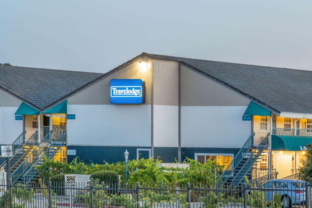 Travelodge by Wyndham Fairfield/Napa Valley - image 2