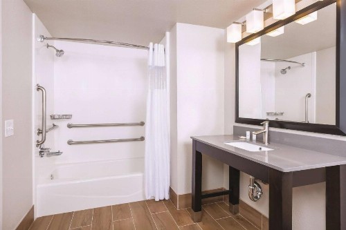 La Quinta by Wyndham Fairfield - Napa Valley - image 7