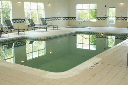 Fairfield Inn & Suites by Marriott Fairmont - image 17