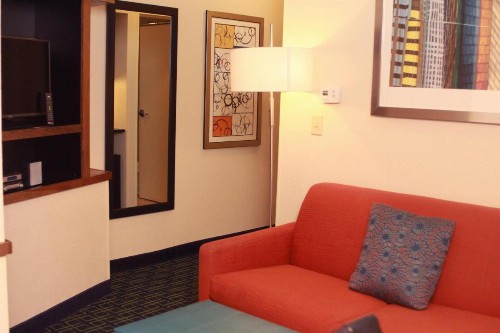 Fairfield Inn & Suites by Marriott Fairmont - image 18
